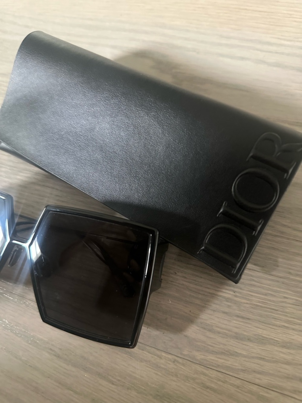 Dior Women's Black Oversized Geometric Sunglasses - Picture 4 of 7